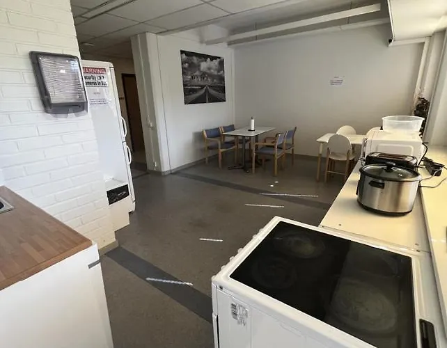 Office House Services 066 Hostel